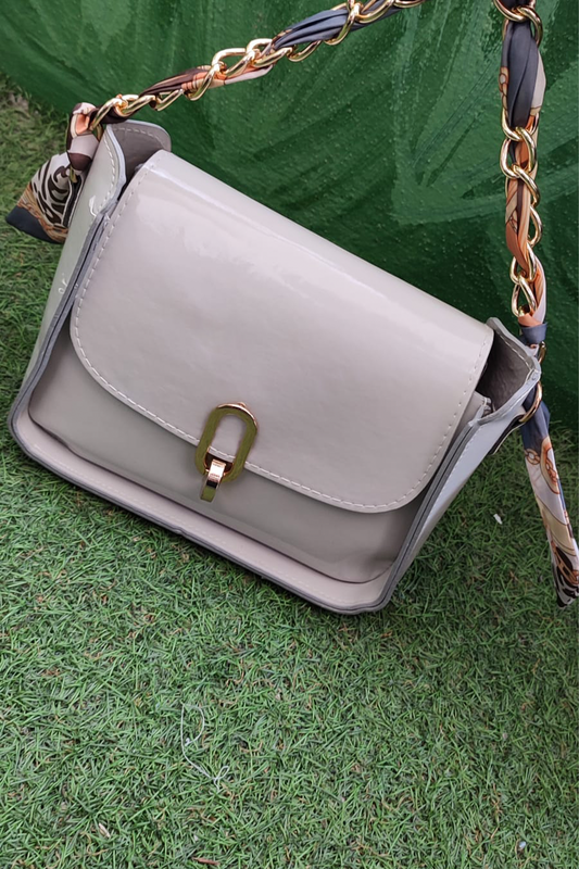 Zincir Askılı Kadın Parlak Gri Omuz Çantası – Şık Günlük & Gece Kullanım