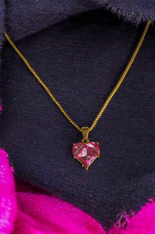 Pembe Kalpli Zarif Çelik Kolye