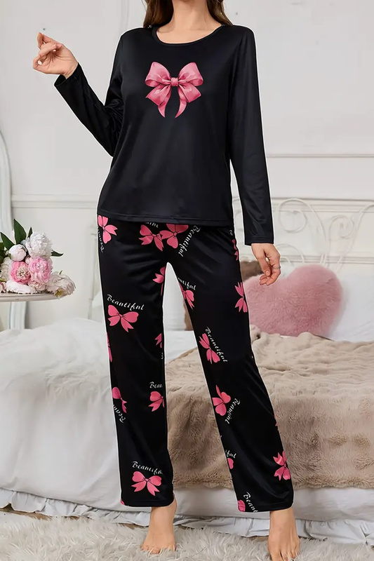 Şık ve Rahat Siyah Kadın Pijama Takımı - Kelebek Desenli ve Yay Detaylı Tasarım