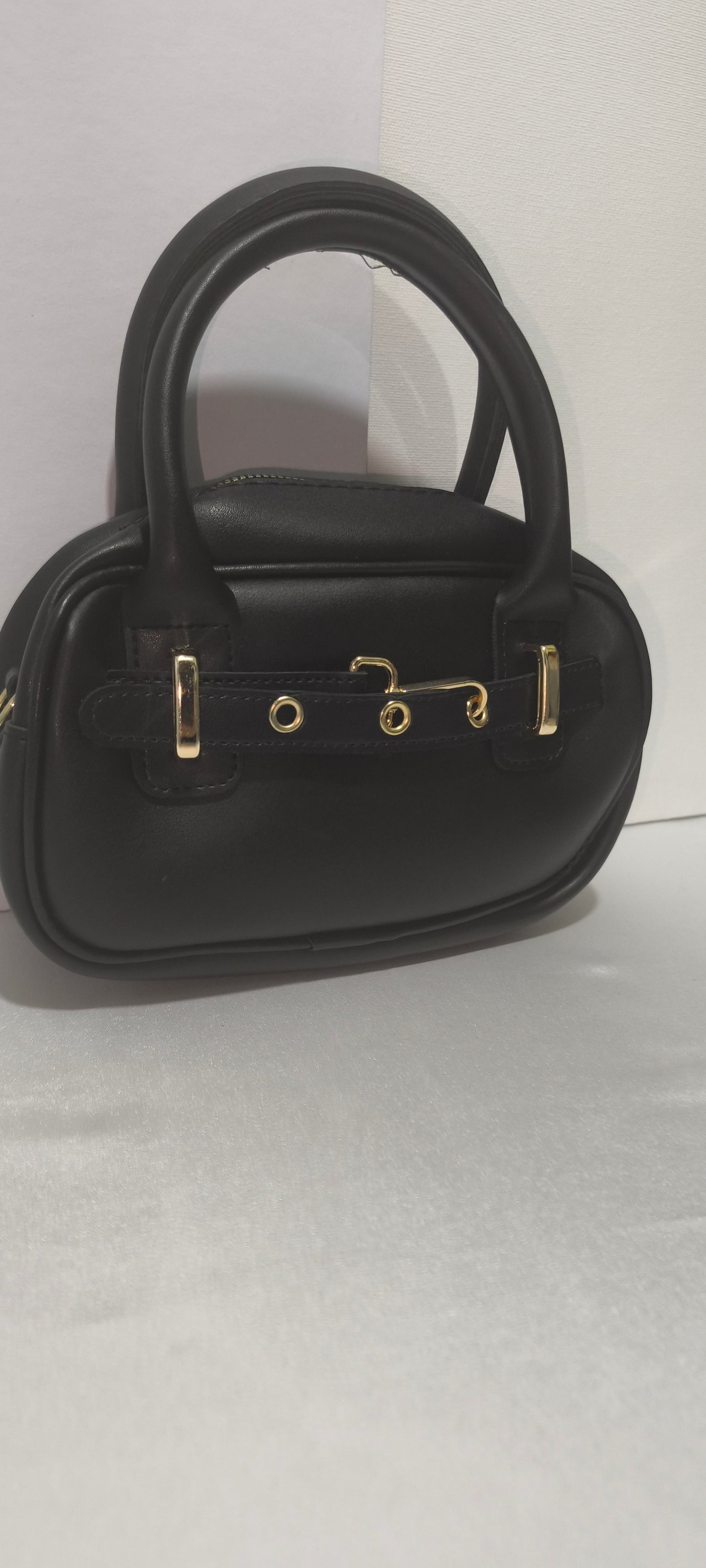 Siyah Renk Mini Kadın Kol / El / Omuz Çantası - Altın Tokalı Şık Tasarım