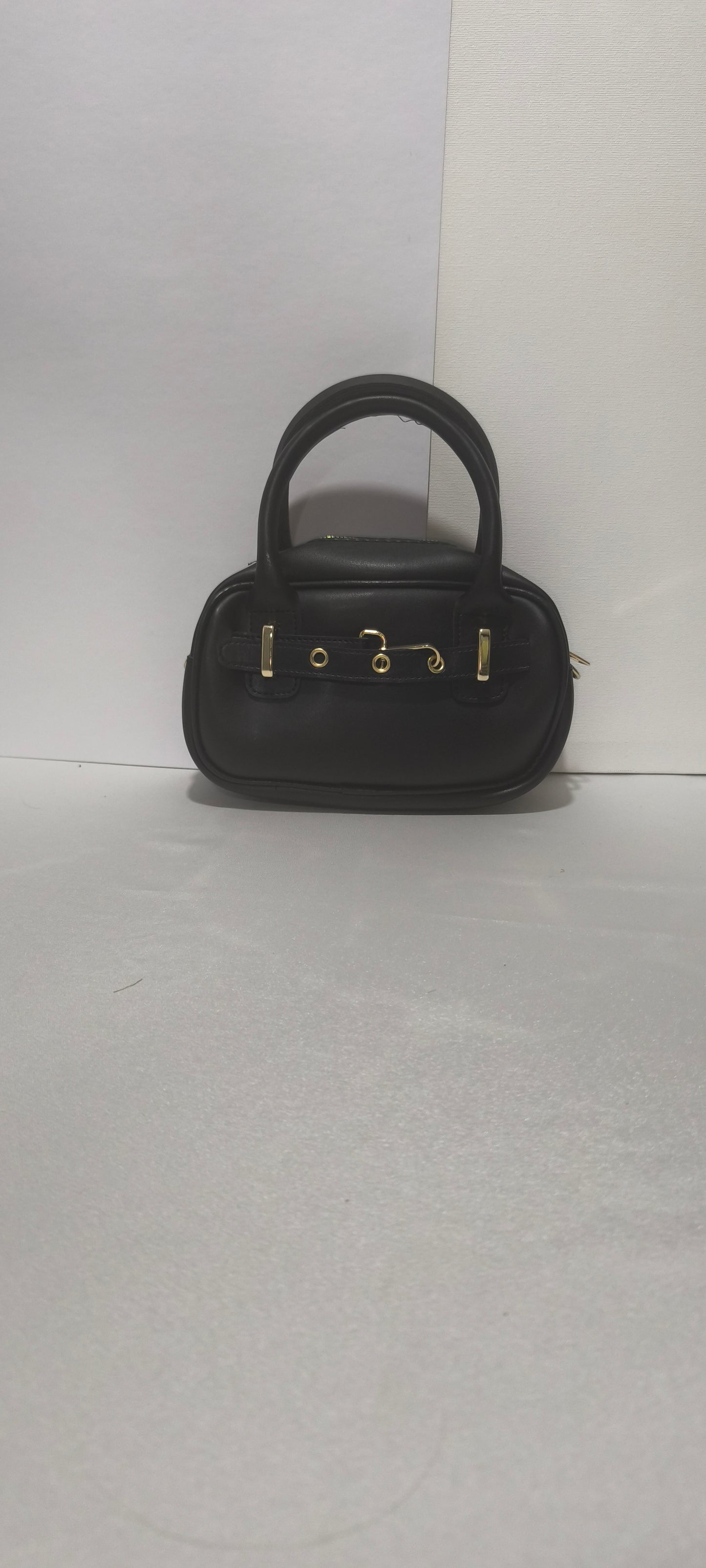 Siyah Renk Mini Kadın Kol / El / Omuz Çantası - Altın Tokalı Şık Tasarım