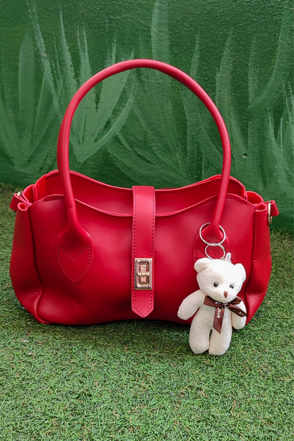 Peluş Ayıcık Charm Kadın Omuz Çantası – Kırmızı Renk & Peluş Ayıcık Detaylı Kadın Çanta