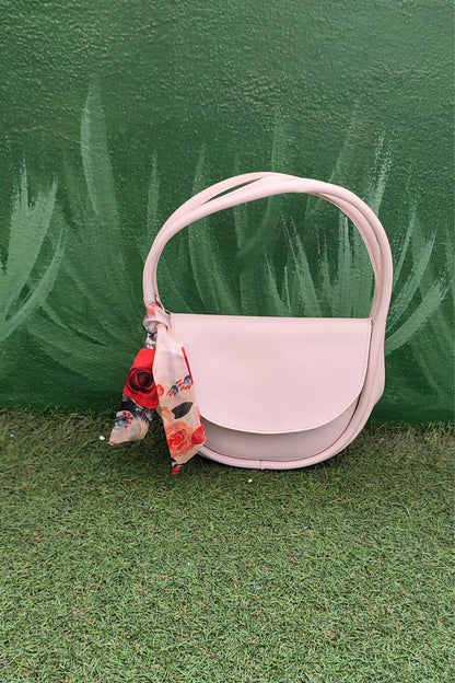 Kadın Omuz Çantası – Pudra Rengi & Çiçek Desenli Fular Detaylı