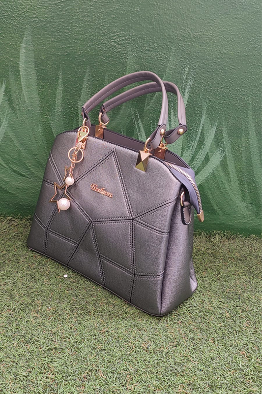 Metalik Gri Kadın El ve Omuz Çantası – Yıldız ve İnci Aksesuar Detaylı, Geometrik Dikişli Şık Model
