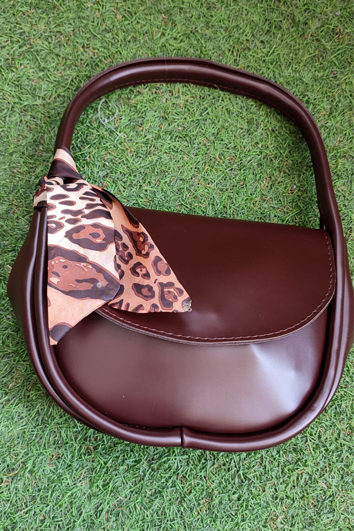 Leopar Detaylı Bordonun Zarafeti Kadın Omuz Çantası - Şık ve Modern Tasarım