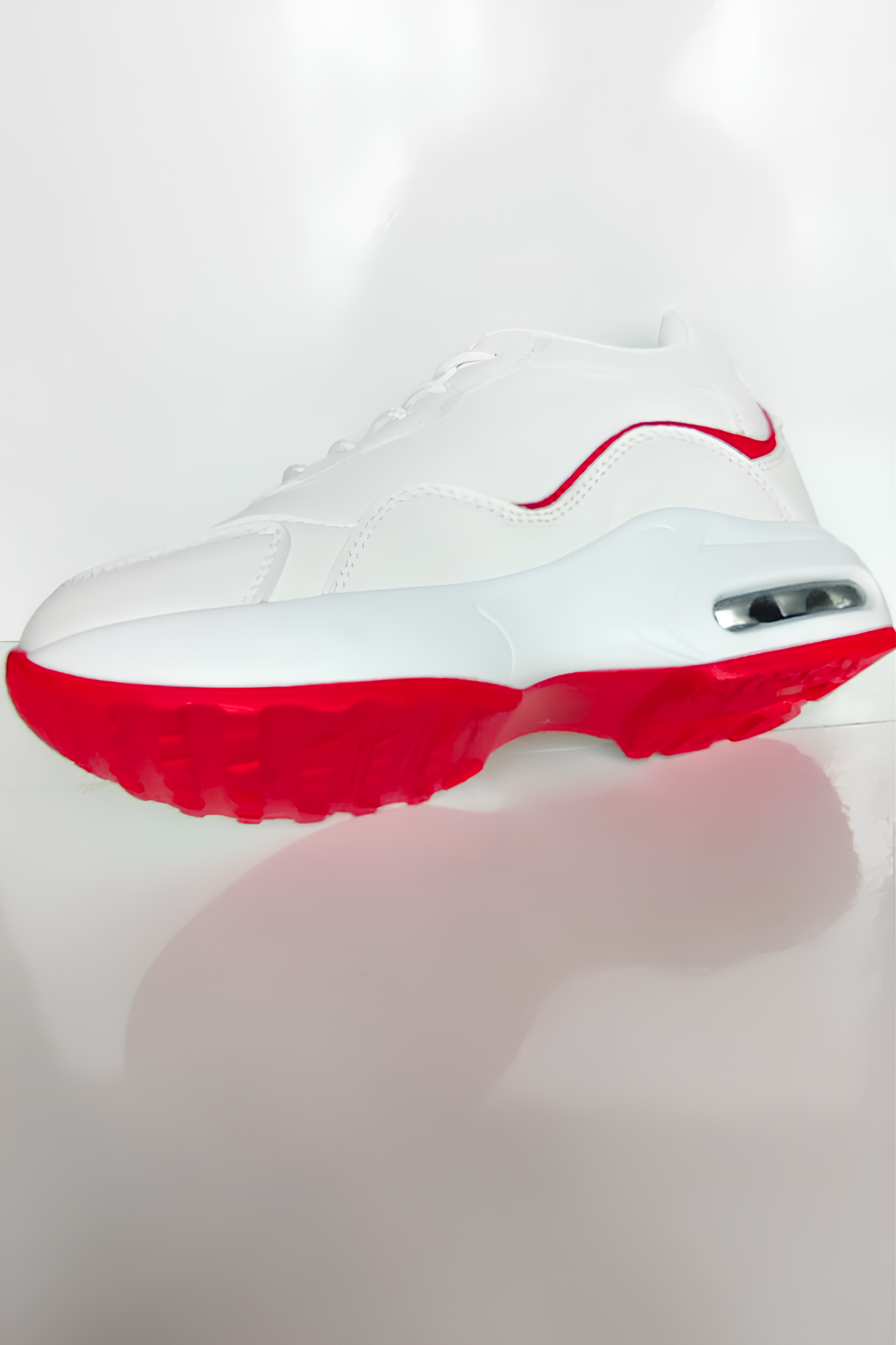 Unisex Beyaz Kırmızı Spor Ayakkabı – Konforlu ve Şık