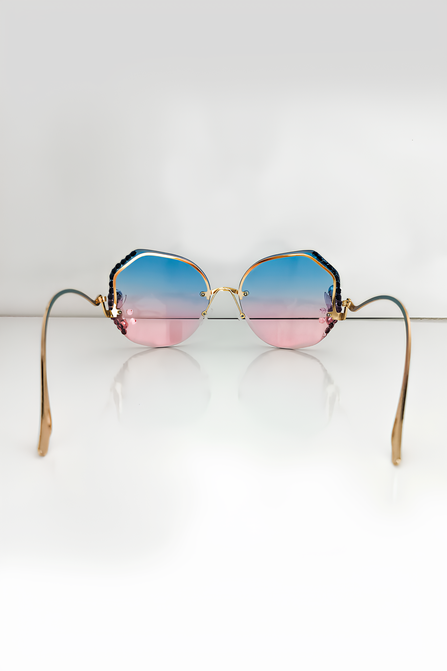 Mavi ve Pembe Renkli, Metal Çerçeveli Kadın Güneş Gözlüğü