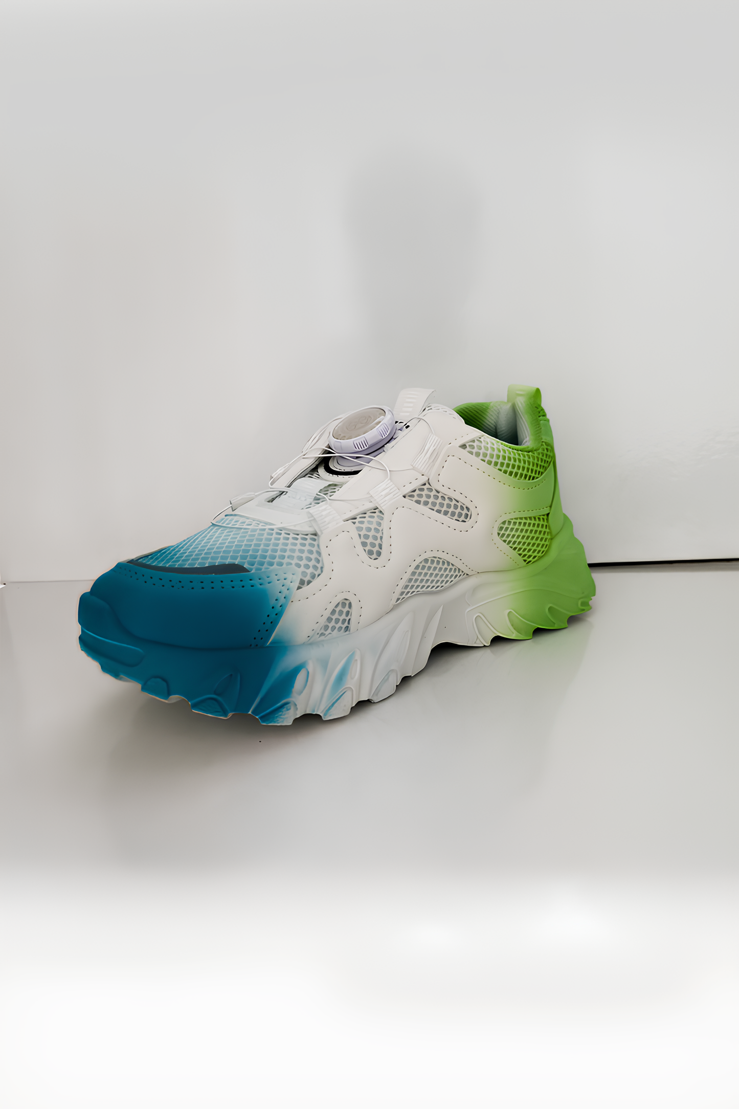 Mavi Yeşil Beyaz Renkli Kalın Tabanlı Spor Ayakkabı – Mavi & Yeşil Sneaker, Rahat ve Tarz