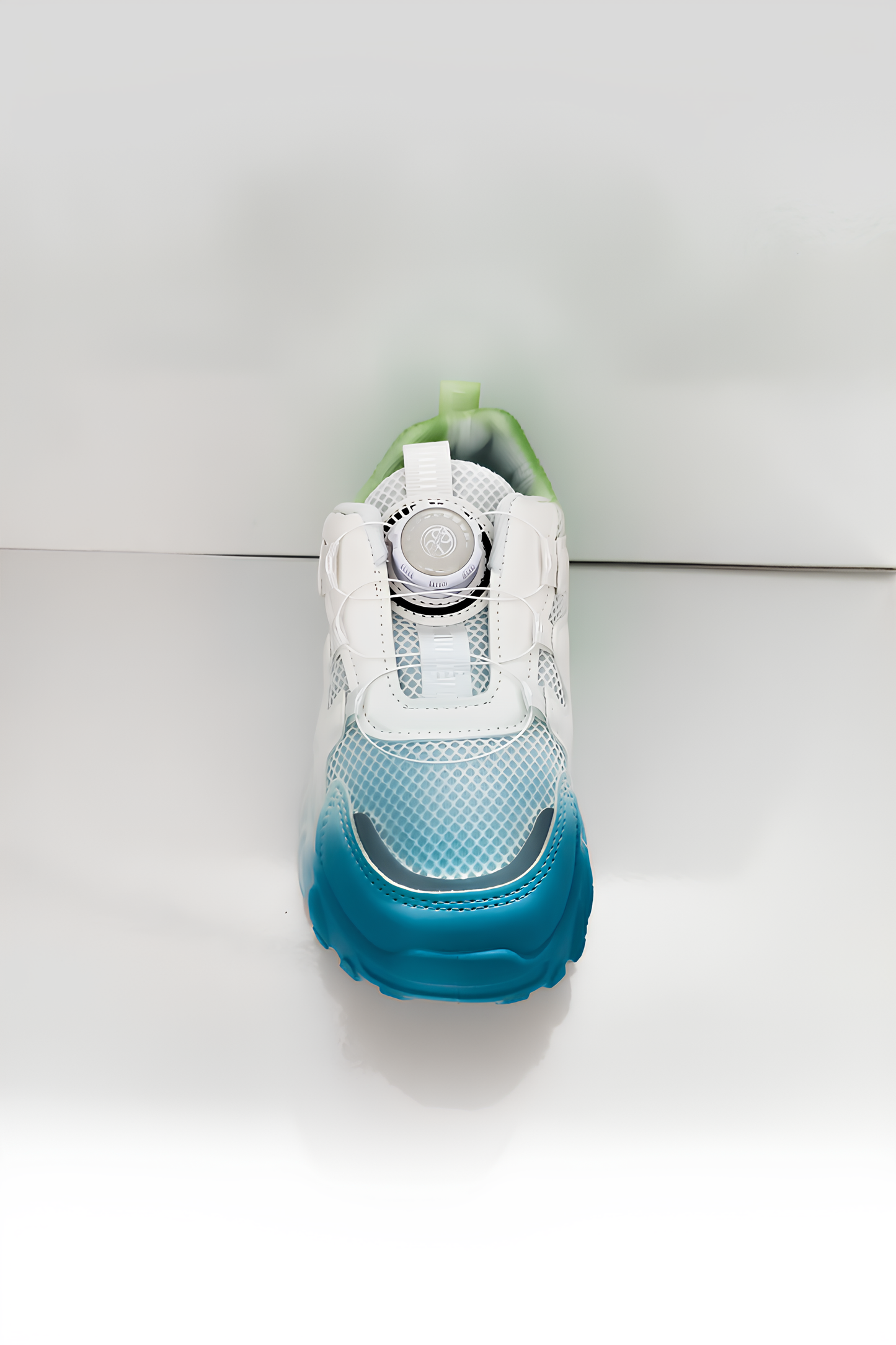 Mavi Yeşil Beyaz Renkli Kalın Tabanlı Spor Ayakkabı – Mavi & Yeşil Sneaker, Rahat ve Tarz