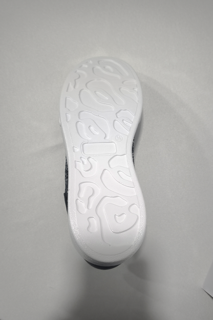 Işıltılı Siyah Taş Detaylı Kadın Spor Ayakkabı – Kalın Taban, Günlük ve Şık Kullanım